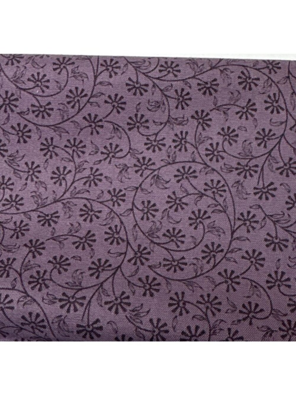 Purple Floral Cotton Fabric 18x22" Fat Quarter Daisy Vine Pattern Sewing